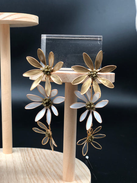 Rish Gold leaf earring