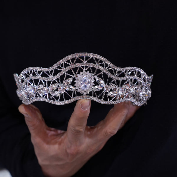 ST1-17624 Crystals Brides Tiara Headpieces